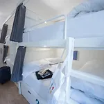 אכסניה Room00 *