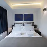 Room00 אכסניה