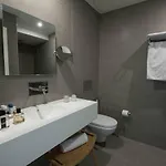 Room00 ליסבון