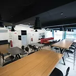 Room00 אכסניה