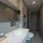Room00 אכסניה