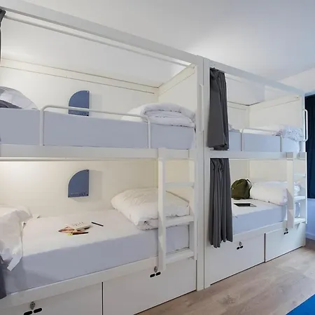 Room00 Hostel
