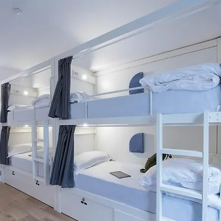 Hostel Room00 *