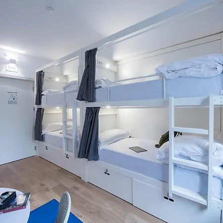 Room00