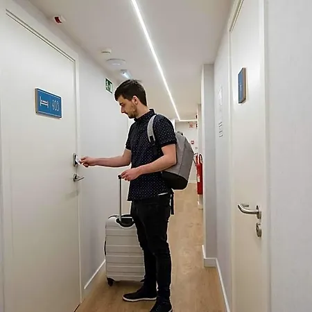 Hostal Room Lisboa *