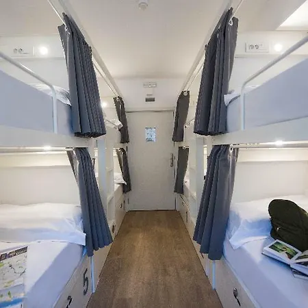 Room00 Hostel