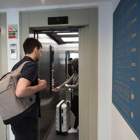 ホステル Room00 *